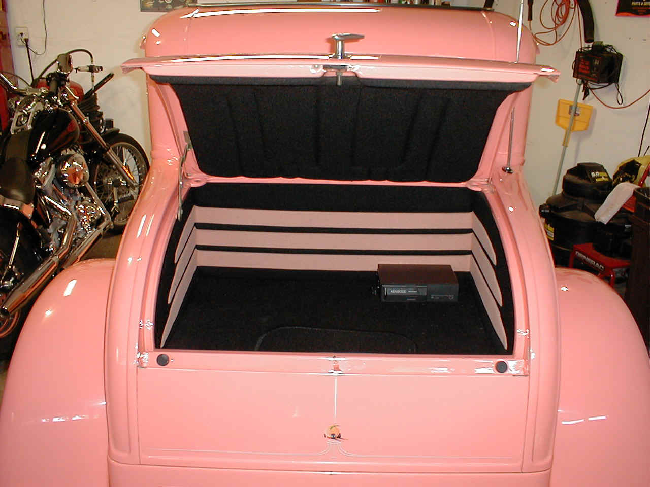 trunk.jpg (179959 bytes)